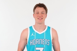 有前途！黄蜂4号秀克尼佩尔签约乔丹品牌！